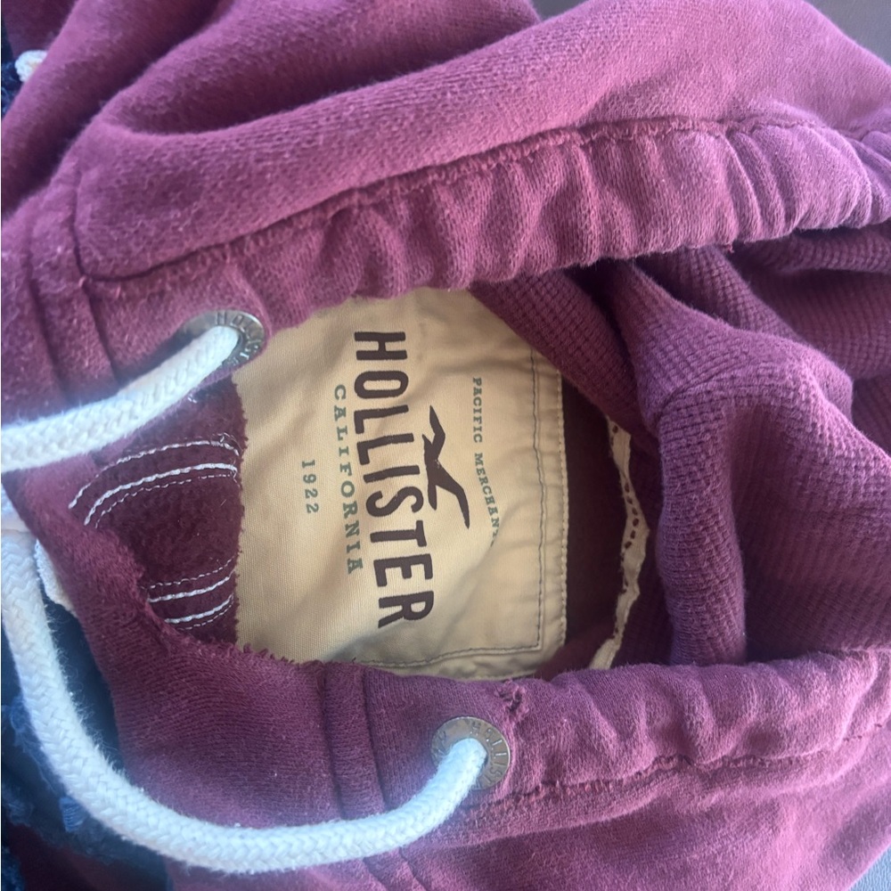 Hollister Burgundy Sweatshirt